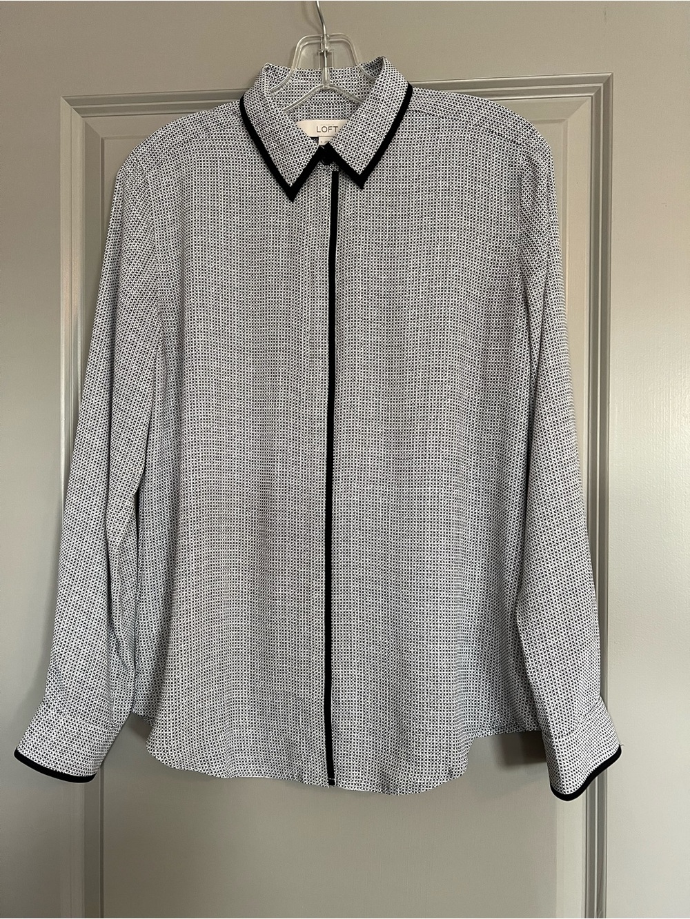 LOFT Black & White Button-Up Blouse Size Small